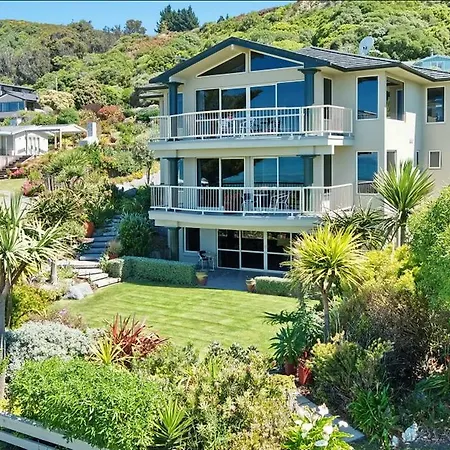 Gore Bay Lodge